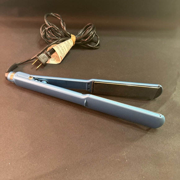 BaBylissPRO Flat Iron Hair Straightener, 1-1/2 Inch, Nano Titanium Hair Styling - Picture 5 of 5